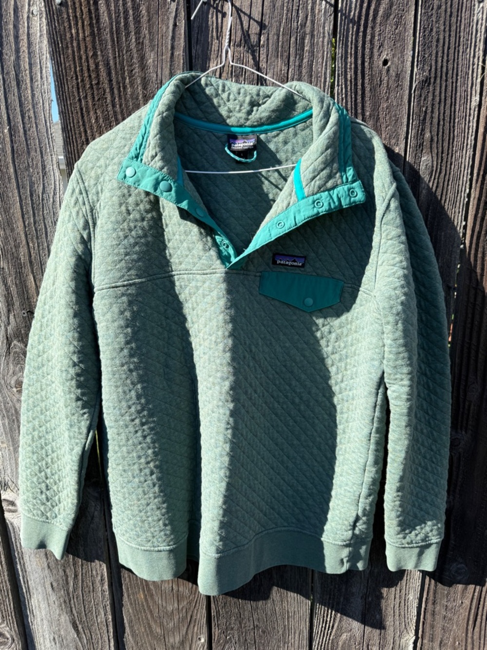 Patagonia Quilted Snap-Placket Pullover in Sage and Teal